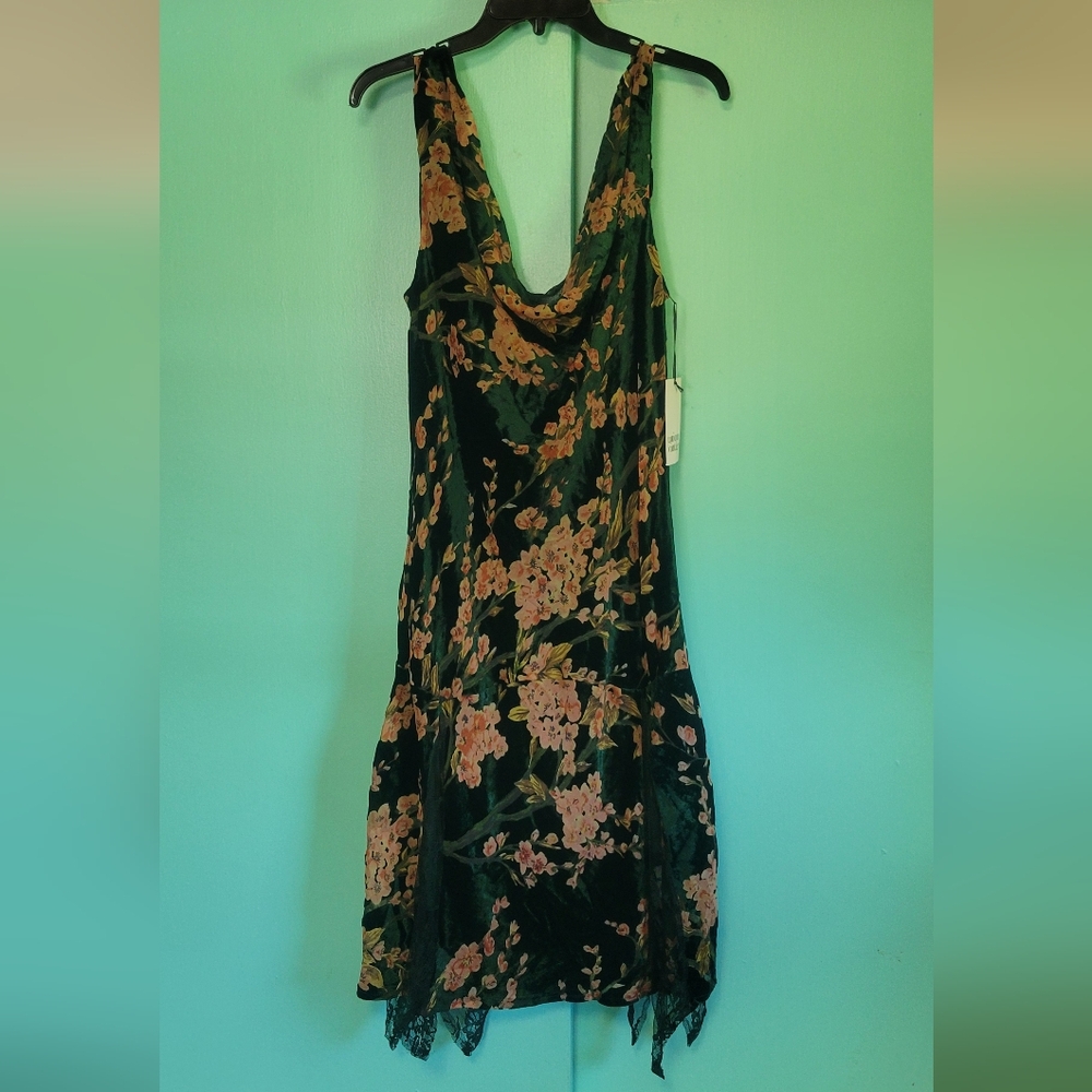 Unique Vintage 1920s Emerald Velvet Floral Burnout Hemingway Flapper Dress